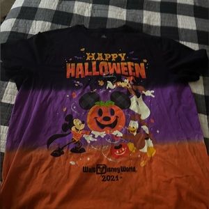 NWT Disney Halloween shirt 💜🖤